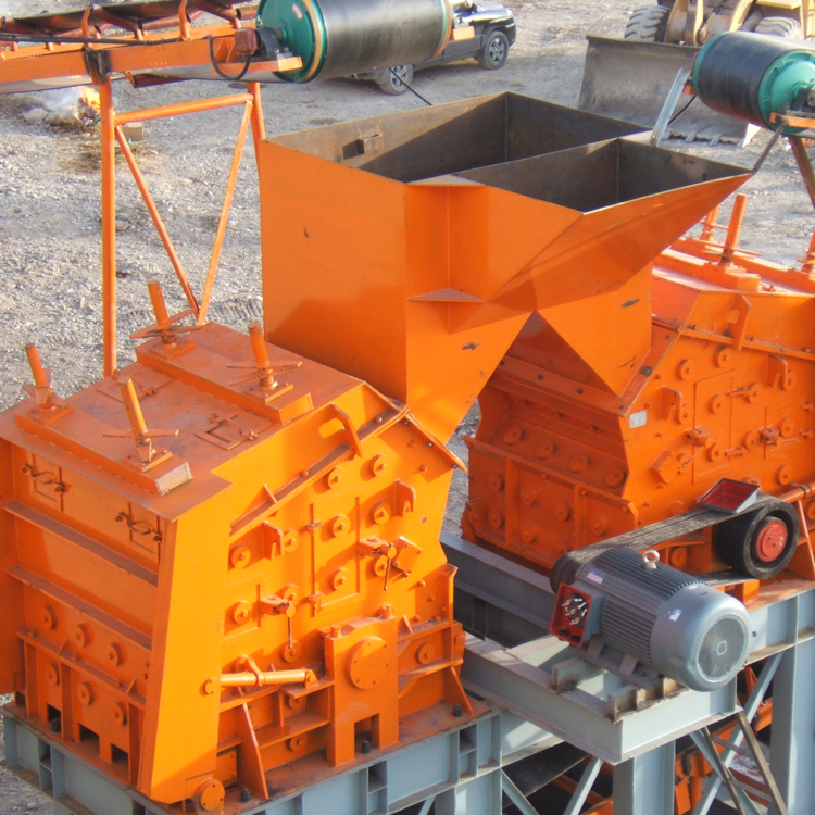 反擊式砂石破碎機的工作原理及特點 反擊式砂石破碎機的工作原理及特點